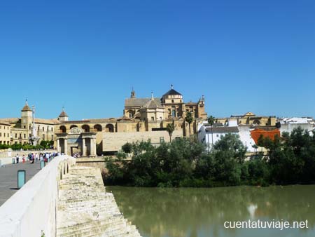 El Puente Romano y la Mezquita de Córdoba